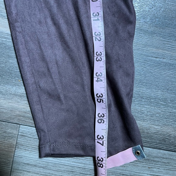 NWT Faux Suede Shale Leggings- Large - Picture 8 of 11